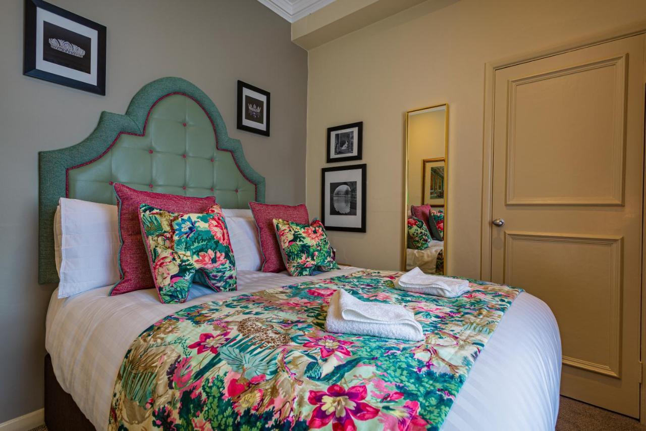 The Rutland Arms Hotel, Bakewell, Derbyshire المظهر الخارجي الصورة