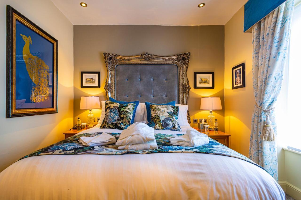The Rutland Arms Hotel, Bakewell, Derbyshire المظهر الخارجي الصورة