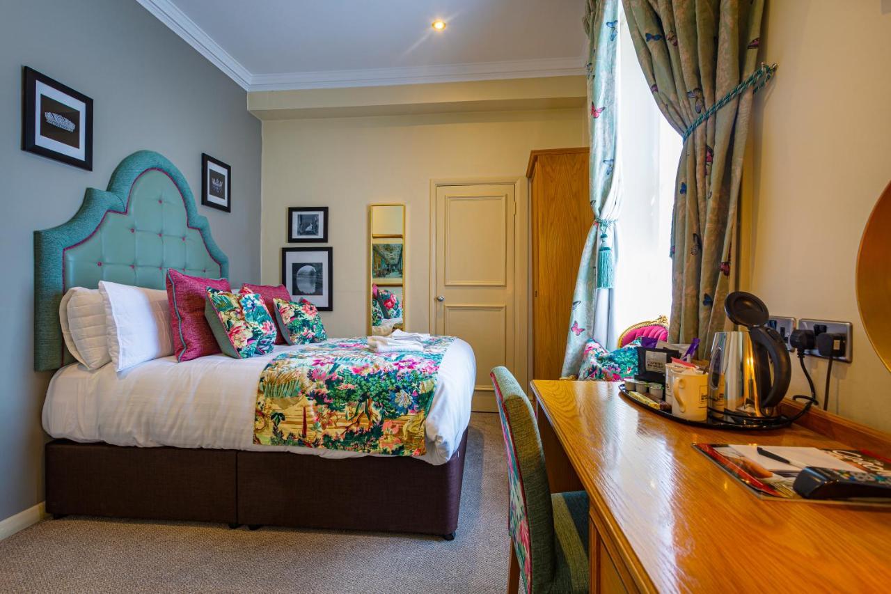The Rutland Arms Hotel, Bakewell, Derbyshire المظهر الخارجي الصورة
