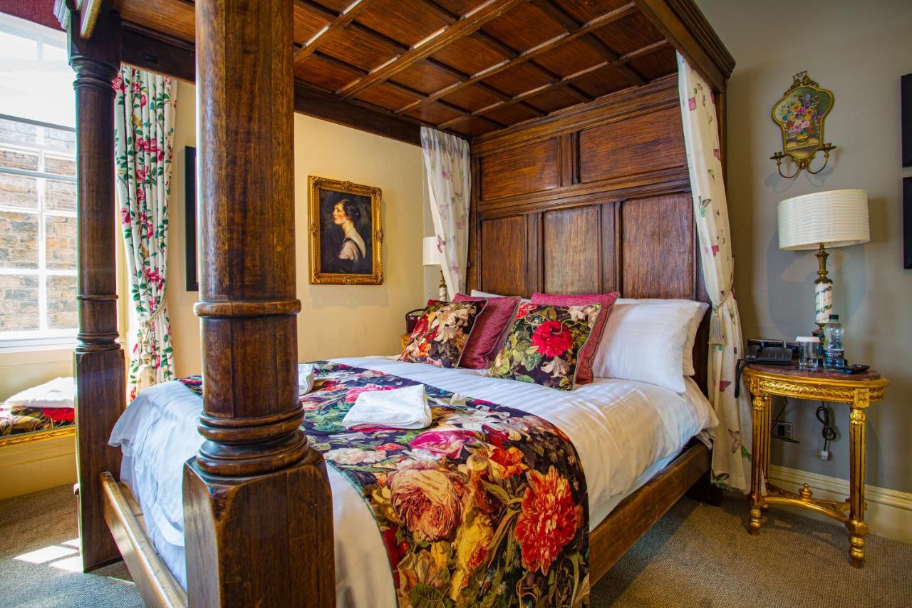 The Rutland Arms Hotel, Bakewell, Derbyshire المظهر الخارجي الصورة