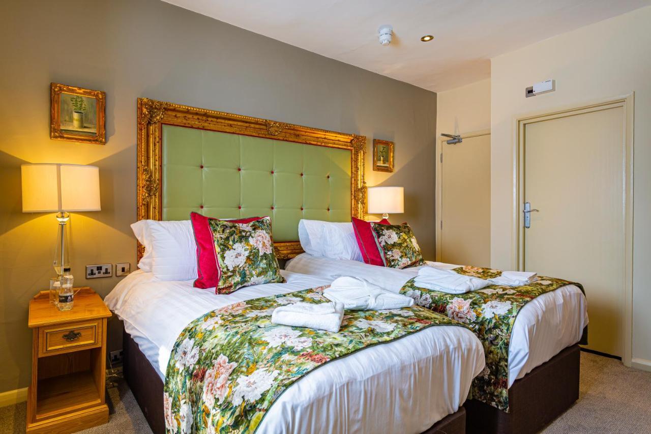 The Rutland Arms Hotel, Bakewell, Derbyshire المظهر الخارجي الصورة