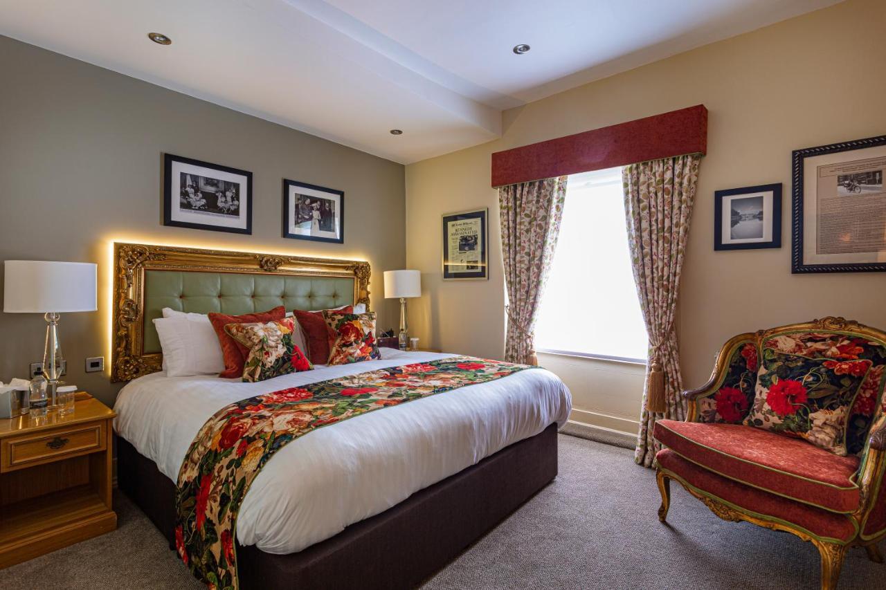 The Rutland Arms Hotel, Bakewell, Derbyshire المظهر الخارجي الصورة