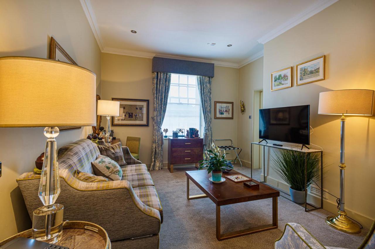 The Rutland Arms Hotel, Bakewell, Derbyshire المظهر الخارجي الصورة