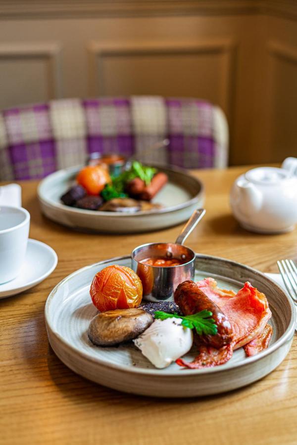The Rutland Arms Hotel, Bakewell, Derbyshire المظهر الخارجي الصورة