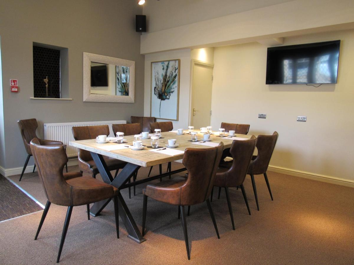 The Rutland Arms Hotel, Bakewell, Derbyshire المظهر الخارجي الصورة