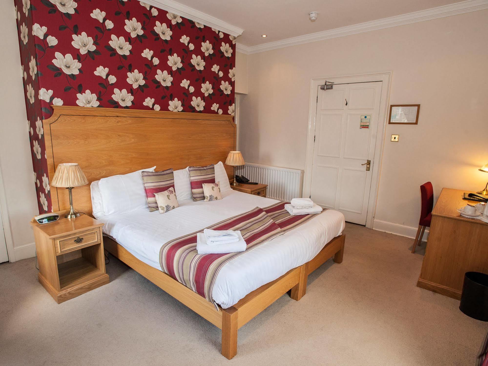 The Rutland Arms Hotel, Bakewell, Derbyshire المظهر الخارجي الصورة
